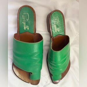 VINTAGE Pappagallo Green Leather Women's Slide Sandals